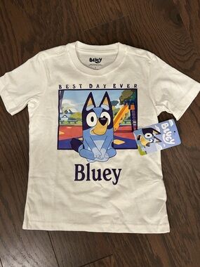 NWT official 'Bluey' Best Day Ever Graphic Tee, toddler size 5